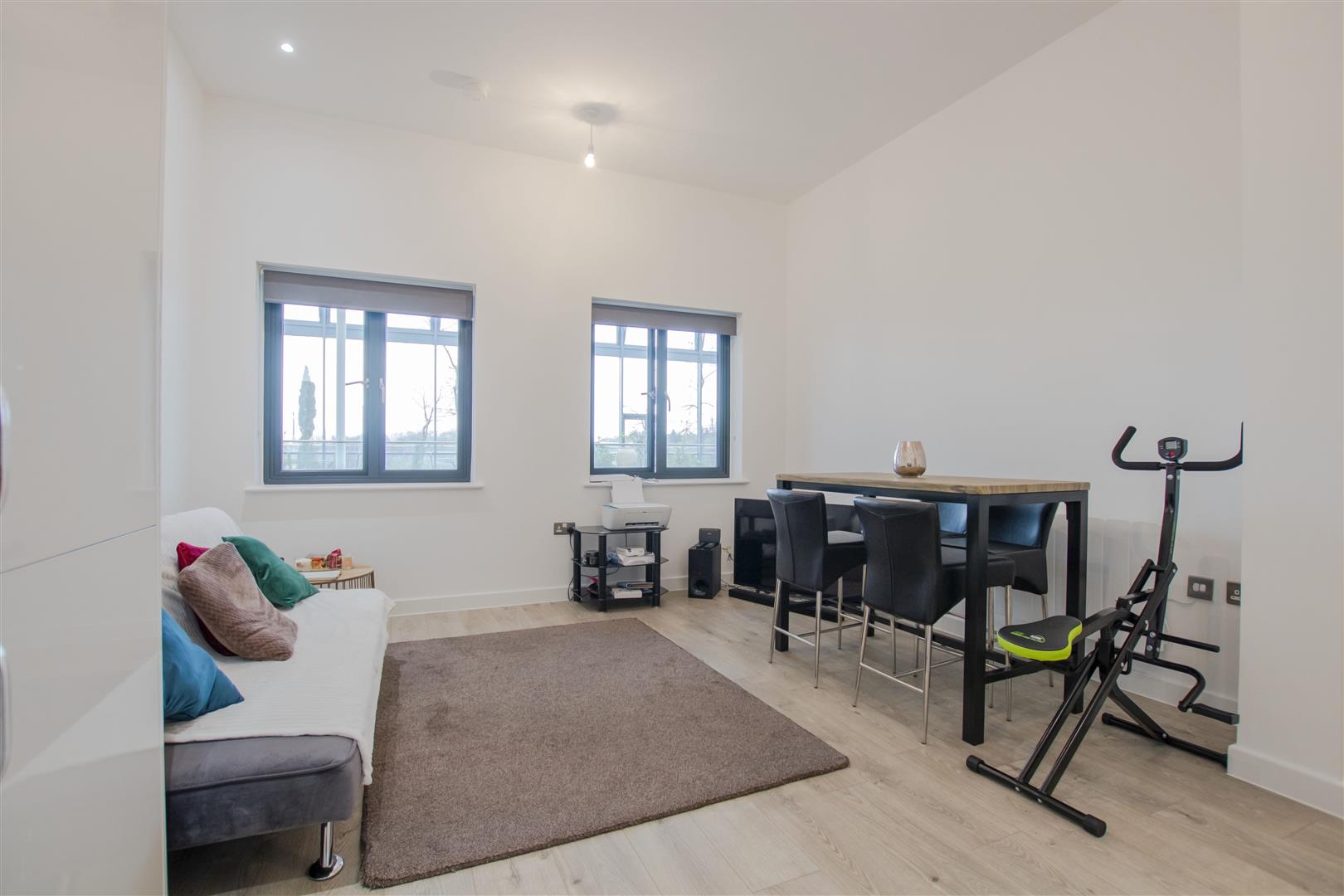 Edinburgh Way, Harlow - Lanes Estate Agents